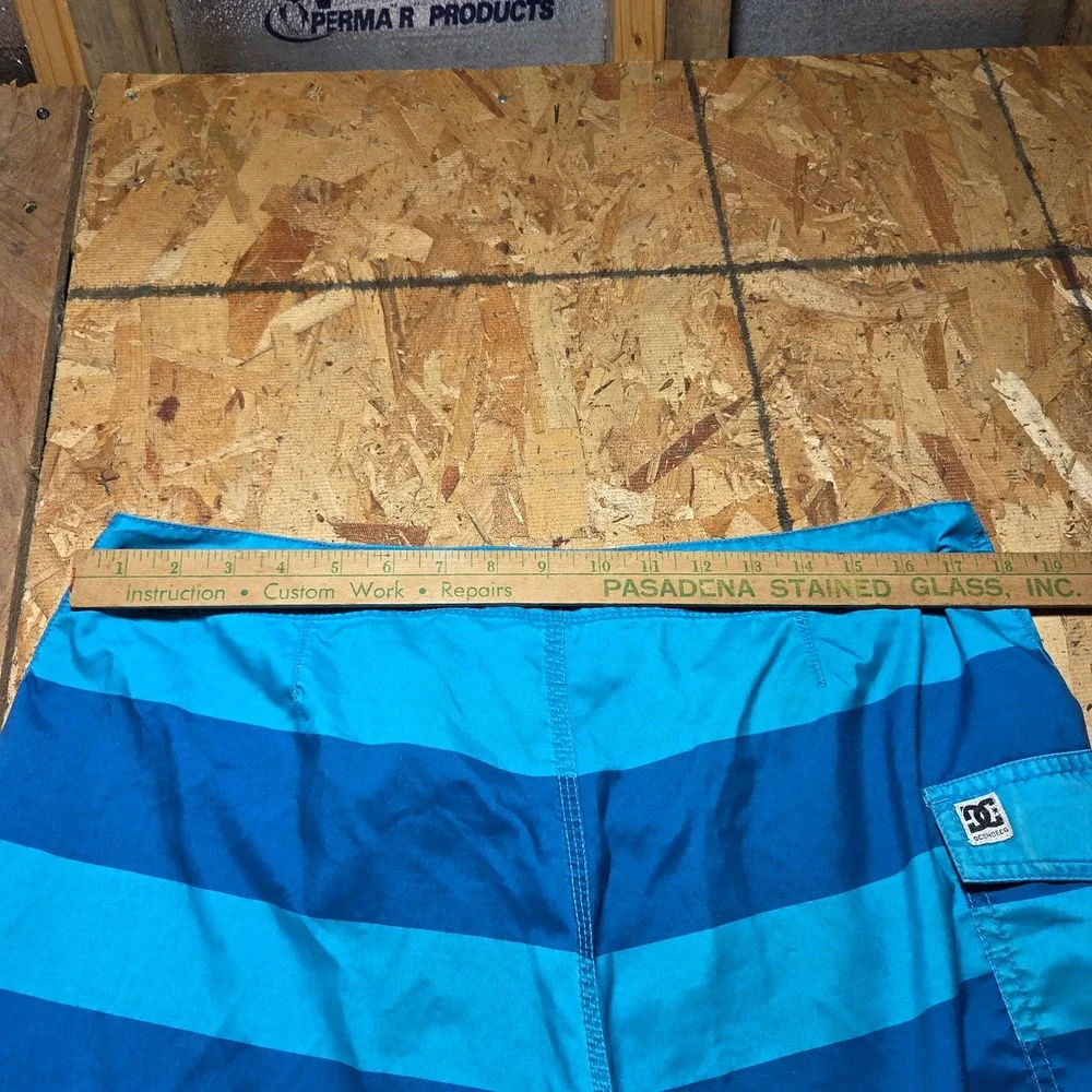 DC Shoes Board Shorts Mens 36 Blue Striped Orange Logo Y2K Skater Swim Trunks